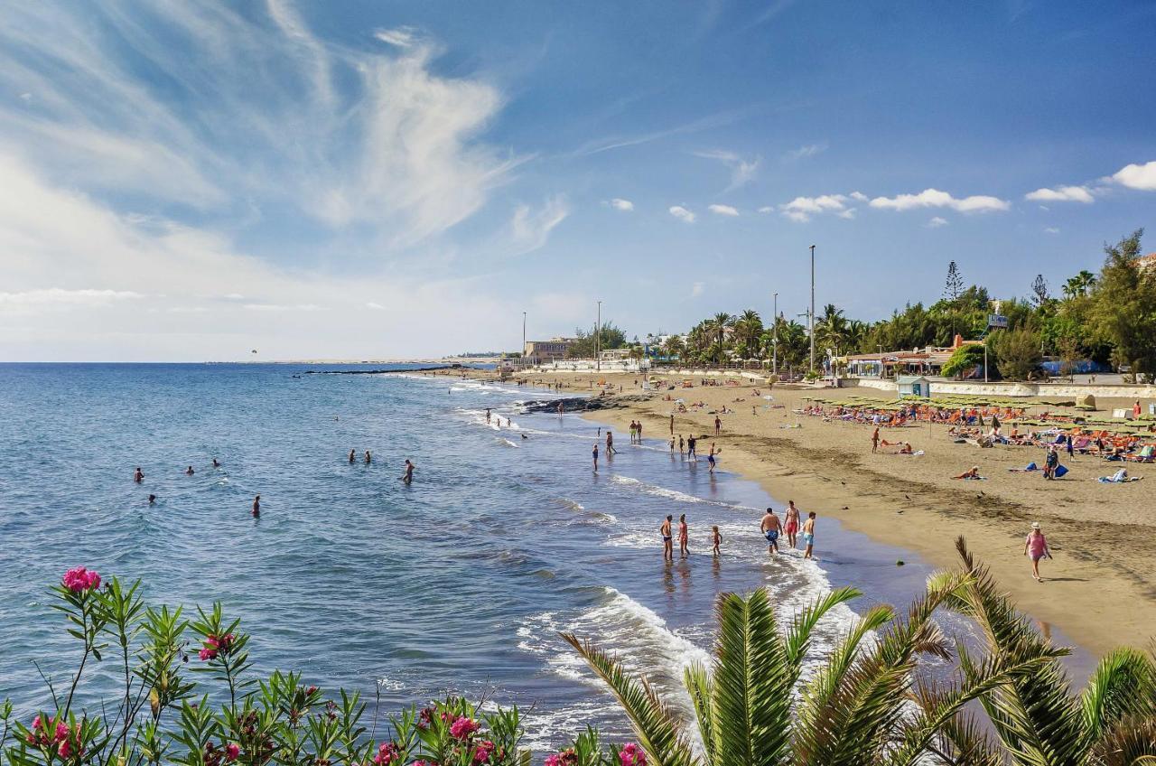 Quiet Behind The By Canariasgetaway * Las Palmas de Gran Canaria